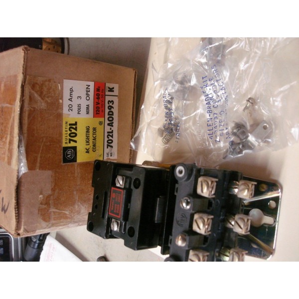 702L-A0D93 702L-AOD93 3-P 20 Amp Contactor 110/120V Coil 70A86 NEW
