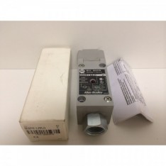 SELF-CONTAINED PROXIMITY SENSOR SWITCH 802PR-LAAJ1 C