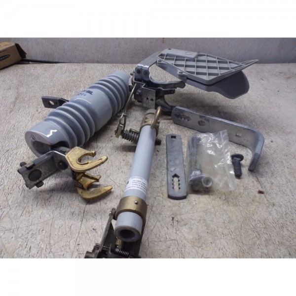 LBU-II OPEN FUSE CUTOUTS