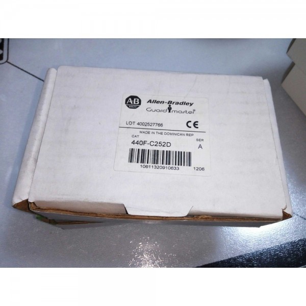 1PC New ABB Safety Relays 440F-C252D