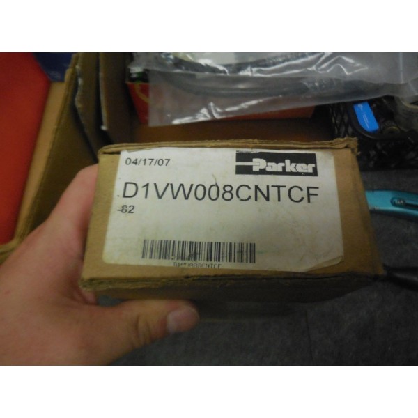 DIRECTIONAL VALVE D1VW008CNTCF-82