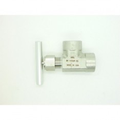 8F-V12AR-SS, Angle-Pattern Union Bonnet Needle Valve, 1/2 FNPT"
