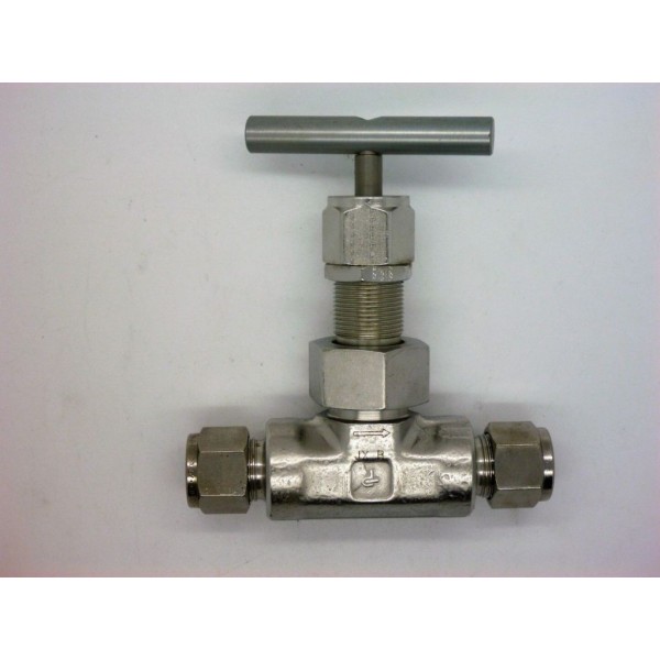 8A-U12LR-T-SS, Union Bonnet Needle Valve, 1/2 Compression"