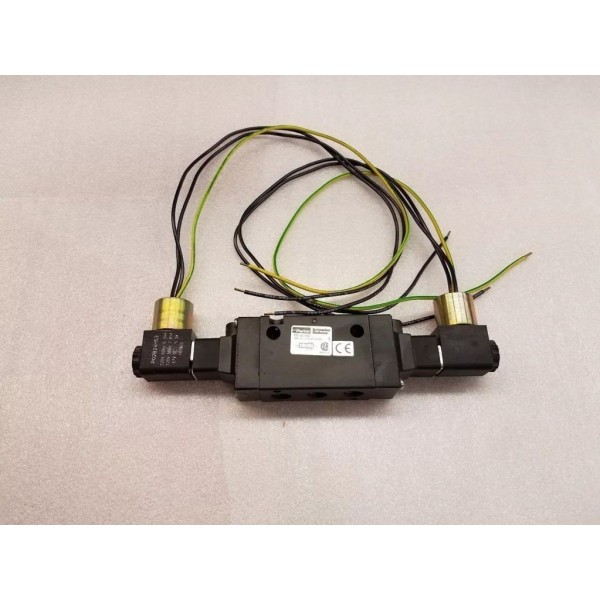 double solenoid air valve. B521ACH53C. NOS item.