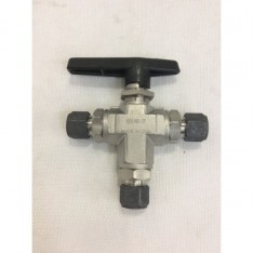 B Series 3 Way 1/2 Ball Valve 8Z-B8XJ-SSP 1500 Psig @ 70f, 316 SS"