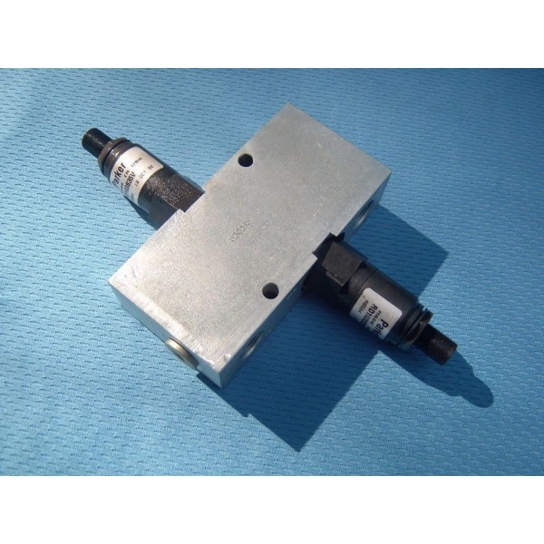 STAINLESS STEEL MANIFOLD WITH PARKER CONTROLS