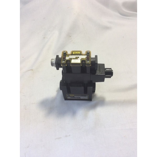 HYDRAULIC VALVES D1VW020HNYCF56. 82,, 5000PSI , 120v New