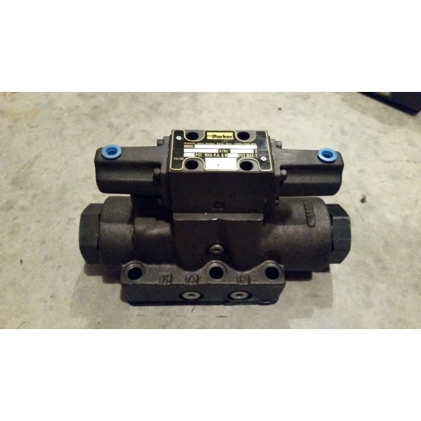 Hydraulic 4 Way Directional Control Valve - Air Operated, D61VA