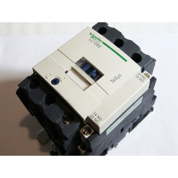 TELEMECANIQUE LC1D65 F7 CONTACTOR 24V COIL 3 POLE