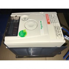 SCHNEIDER ELECTRIC AC SPEED DRIVE ATV12H075M3 *NEW IN BOX*