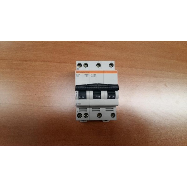 schneider merlin gerin 17526 INT. AUT. C40A 3P+N 10A CURVE C