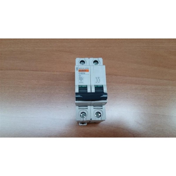 SCHNEIDER MERLIN GERIN 24263 INT. AUT. C60N 2P 1A CURVE C