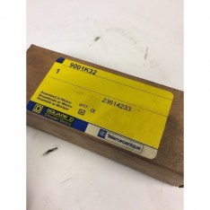 New Schneider Square D Input Devices 30MM JOYSTK 3 POSITION 9001K32 Ser K