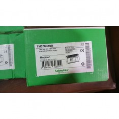 Schneider Electric Modicon PLC 40IO TM200C40R *NEW IN A BOX*