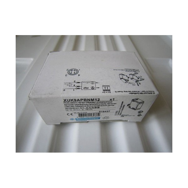 1pcs New Schneider Electric XUK9APBNM12 in box