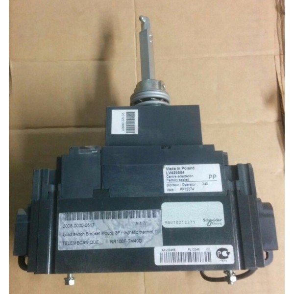 Schneider Electric telemecanique load switch bracket mount 3p Breaker LV429554