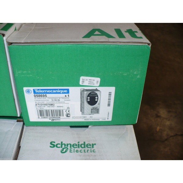 Schneider ATV31H075M2 Variable Frequency Drive, 1HP, 200-240V, New