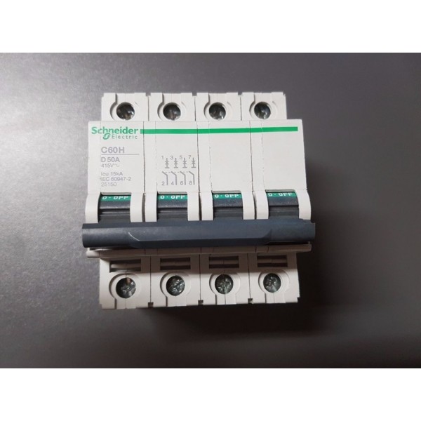 SCHNEIDER Merlin Gerin 25150 C60H 4P 50A CURVED D 10KA switch magnetorerm