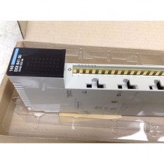 Schneider Modicon 140DDI84100 VDC Sink Input Module 140-DDI-841-00 New (TB)