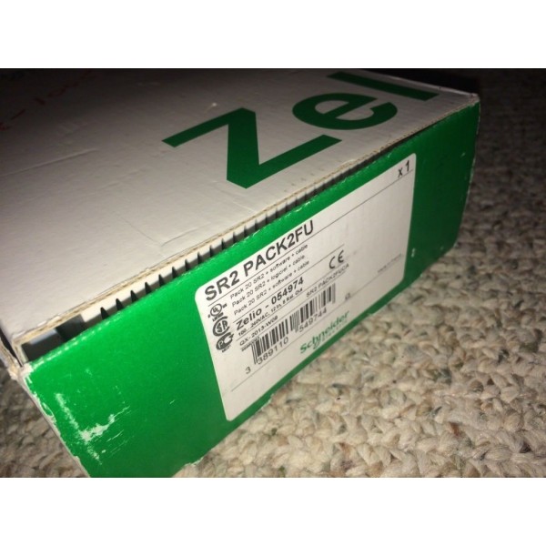 SR2PACKFU Schneider Electric New Boxed ZELIO PLC w/ SR2 B201FU Controller Cables