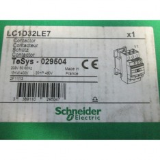 LC1D32LE7 IEC Open 3P Contactor 208VAC 32A