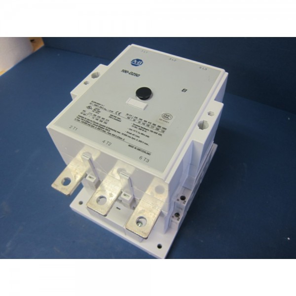 Contactor 100-D250 with 110-130v coil KE124