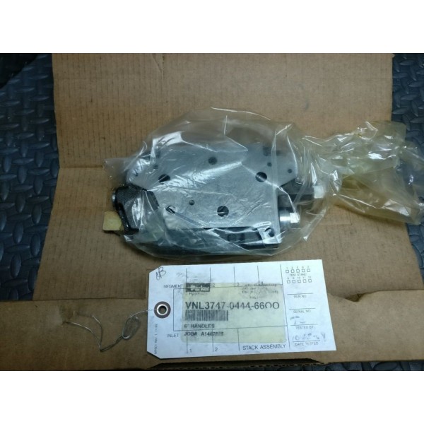 HYDRAULIC VNL3747-0444-66OO 6 HANDLE HYDRAULICS VALVE"