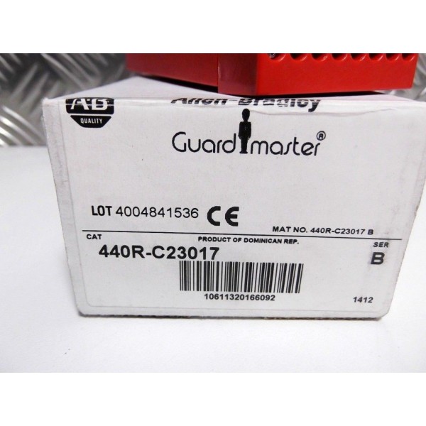 440R-C23017 Guard Master Sicherheitsrelais in box(BY DHL)