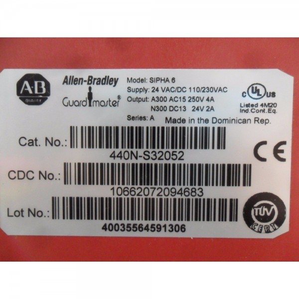 440N-S32052 Guard Master Series A NIB