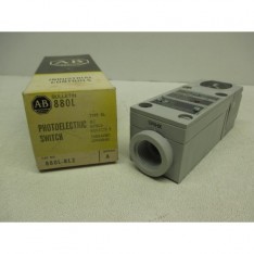 880L-RL2 DC Retro-Reflective Photoelectric Switch